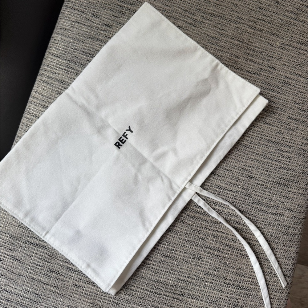 REFY Ivory Drawstring Pouch